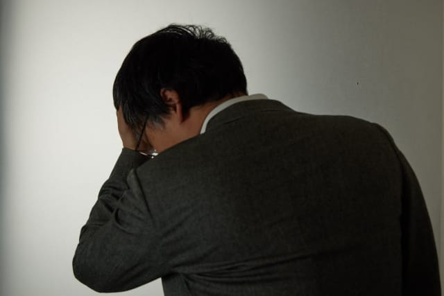 借金を抱えた人々が口座売買に手を染める理由