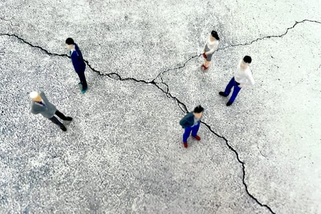 友人からの借金を隠して自己破産するのは犯罪?