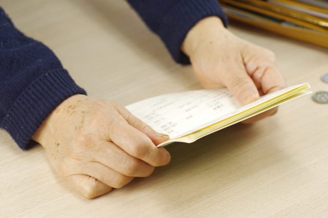 ヤミ金と押し貸しについて